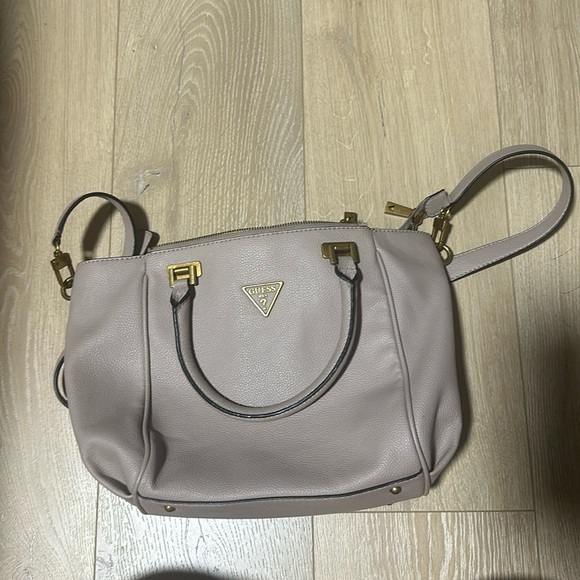 Guess Purse - Picture 1 of 3